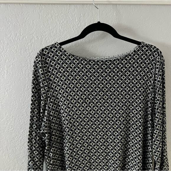J Jill Wearever Collection Patterned Black Top - Picture 2 of 5